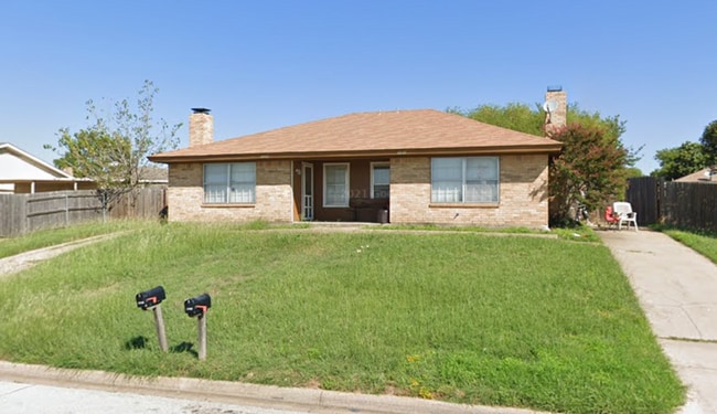 Great 2 Bedroom for Quick Move In - Great 2 Bedroom for Quick Move In House