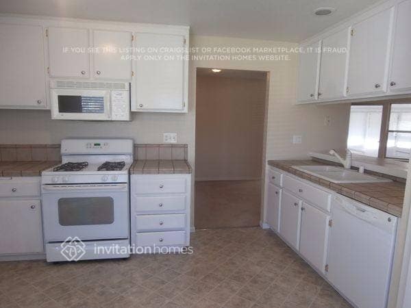 Building Photo - 1009 Murre Way