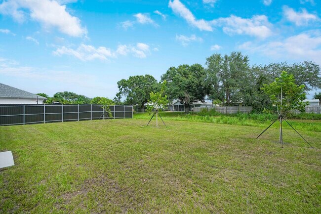 Building Photo - 3230 SE W Snow Rd