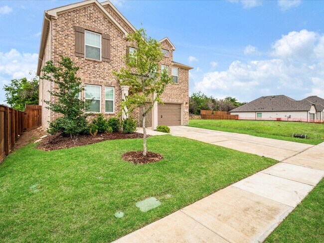 Building Photo - 2116 Sunnymede Dr