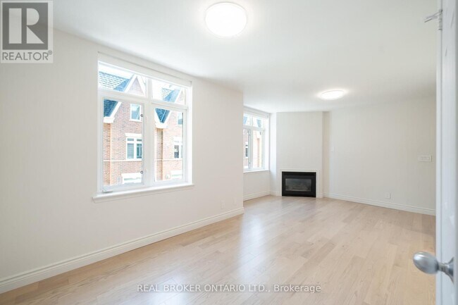 Building Photo - 108-108 Redpath Ave
