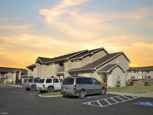 Building Photo - 940 W College Dr