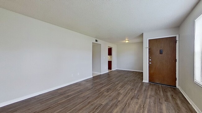 Building Photo - Desirable 2 beds/1.5 bath, second floor unit in Orange Park