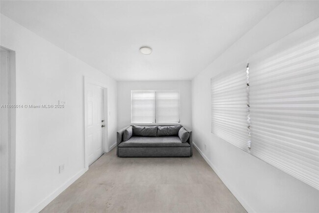Foto del edificio - 275 NW 97th St