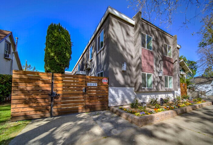 Primary Photo - Beautiful Remodeled Upstairs Unit!