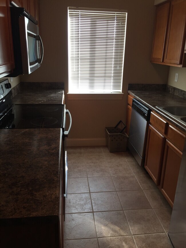 Foto del edificio - Amazing Renovated 1 Bedroom Condo in University Heights
