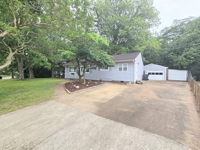 Building Photo - 5209 Julianna Dr
