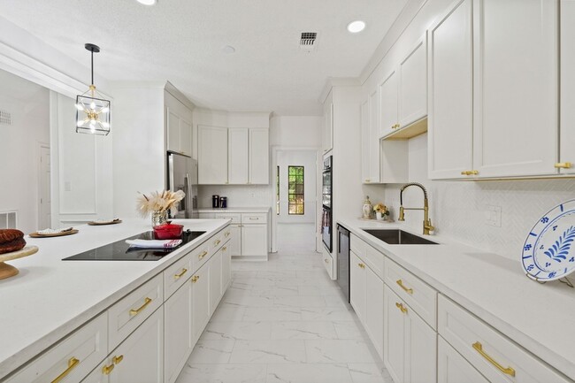 Building Photo - 1714 Plantation Dr