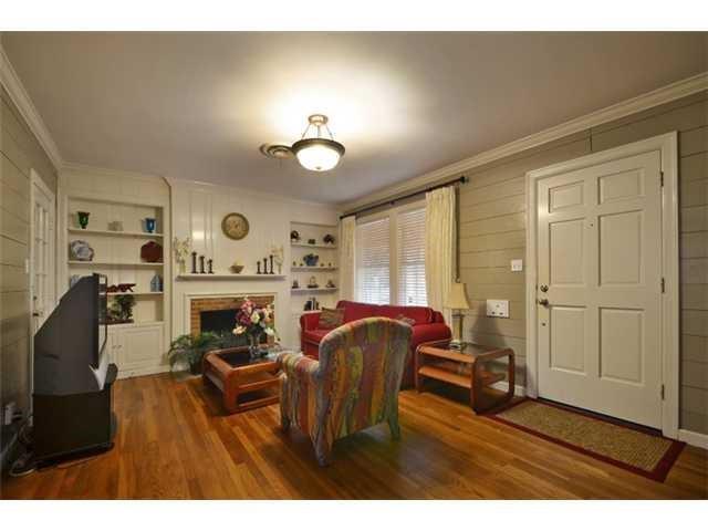 Building Photo - 909 E 38th 1/2 St