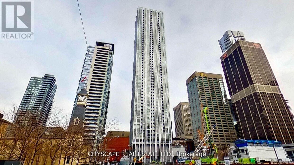 Primary Photo - 1 Yorkville Ave