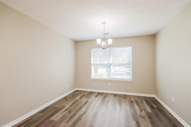 Foto del edificio - 16376 River Fall Ct