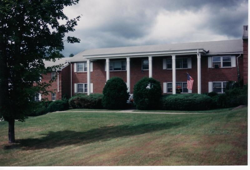 Foto principal - Colonial Gardens Apartments