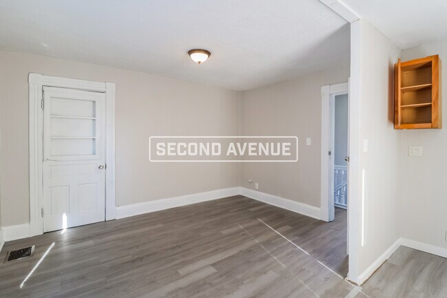 Building Photo - 2512 Benninghofen Ave
