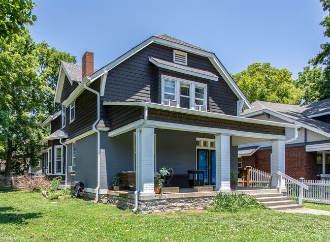 Foto del edificio - 2 br, 1 bath House - 824 South Douglas Ave...