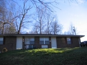 Building Photo - 47-49-49 Topper Ln