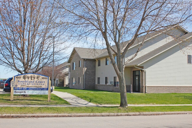 Exterior - 1027 Southland Ln