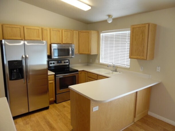 Foto del edificio - 458 N 950 E