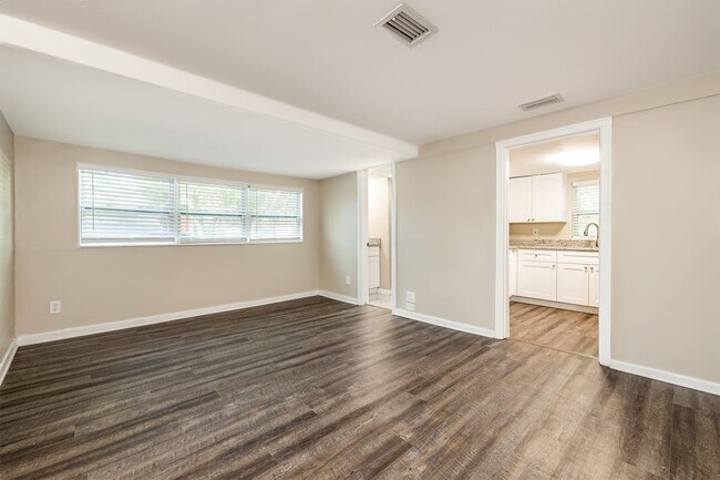 Building Photo - 1720 Granville Ct S
