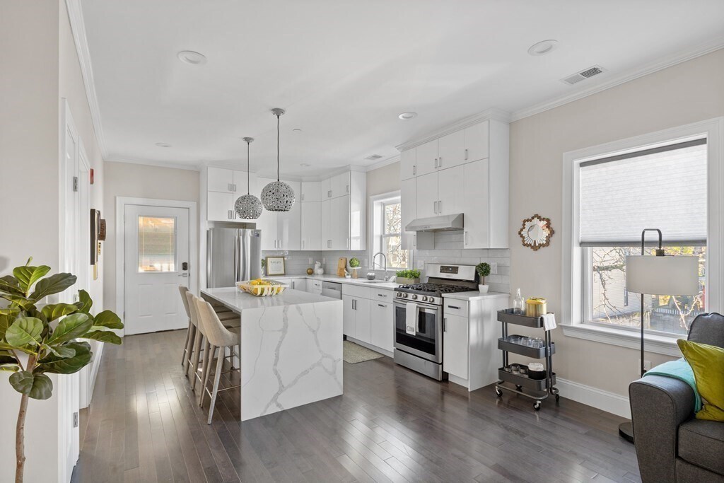 Foto principal - 301 Saratoga St