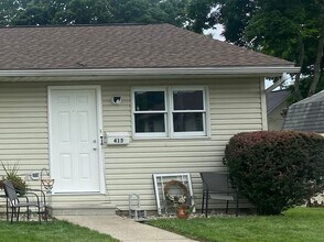 Building Photo - 419-419 Herrick St