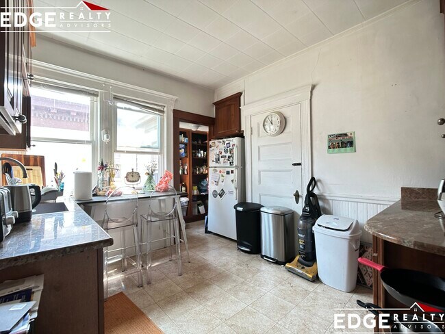 Foto del edificio - 324 Faneuil St