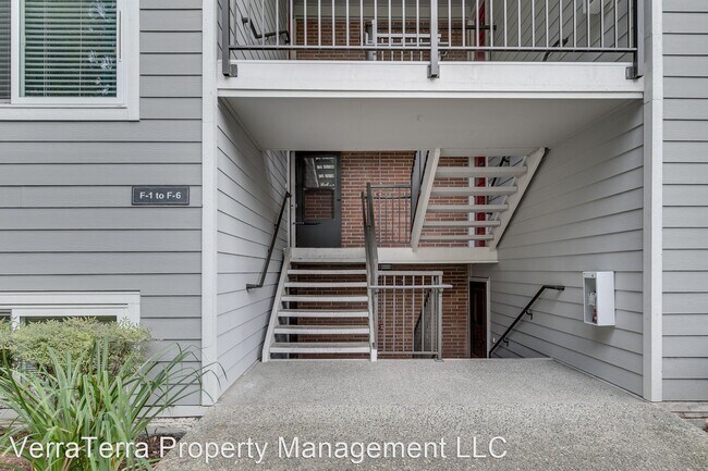 Building Photo - 2 br, 2 bath House - 15212 NE 8th St F6