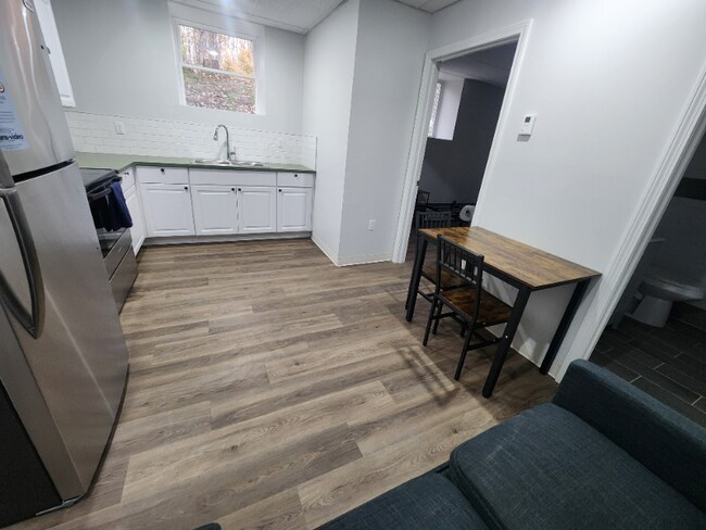 Foto del edificio - 151 S Main St