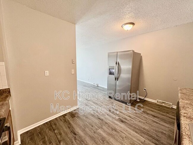 Foto del edificio - 513 N Troost St