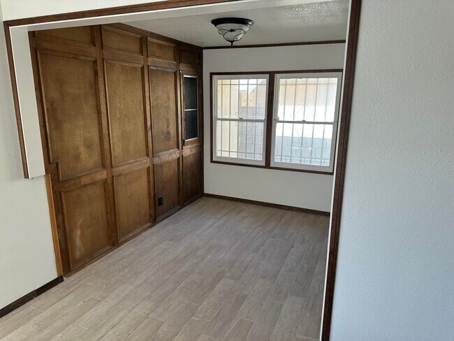 Foto del edificio - 839 E Ave P-12