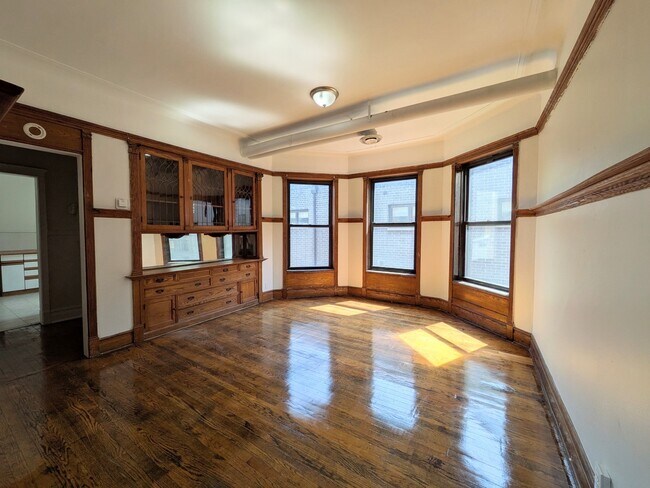 Foto del edificio - 4943 N Winthrop Ave