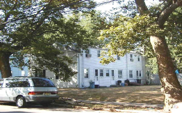 Building Photo - 539 Main St