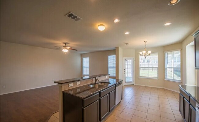 Foto del edificio - 3403 Cricklewood Dr