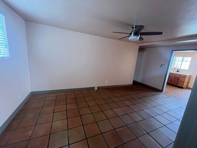 Foto del edificio - 728 Glenoaks Blvd