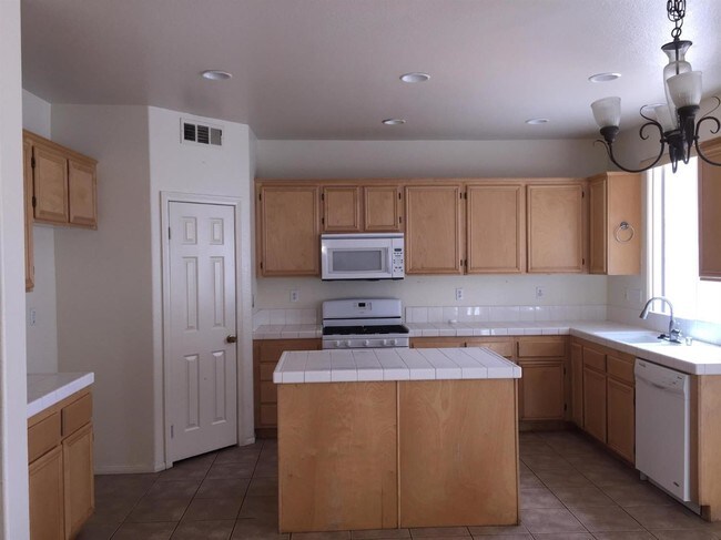 Building Photo - 8954 Grindella Ct