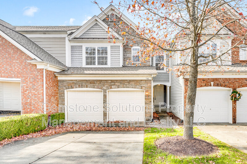 Foto principal - 334 Shady Creek Ln