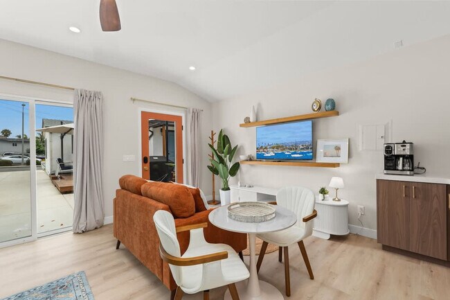 Foto del edificio - 722 Arbuckle Pl