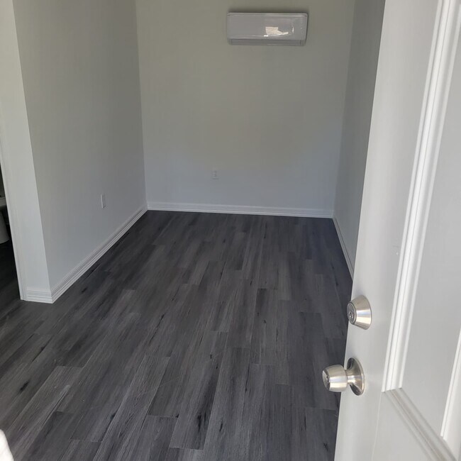 Foto del edificio - 4312 Crane St