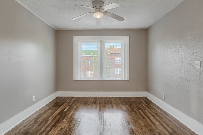 Building Photo - 3940 Miami St