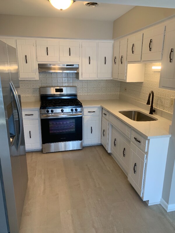 Building Photo - 1220 Town Country