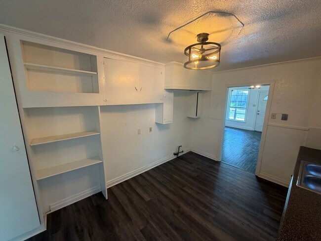 Foto del edificio - 5337 Hearne Ave