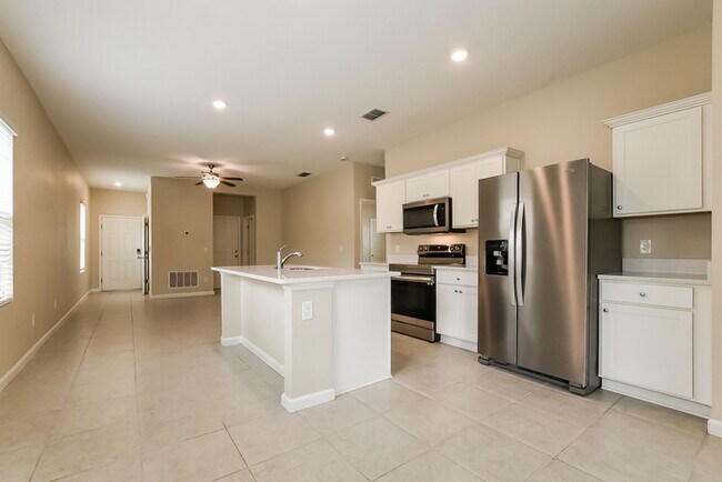 Foto del edificio - 2704 Island Walk Dr