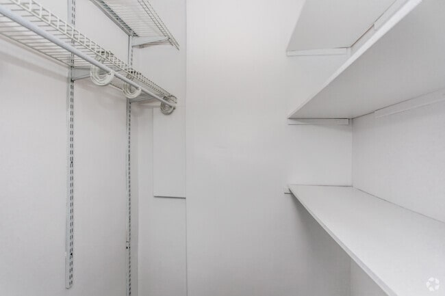 1BR, 1BA - 526-643 SF - The Dover