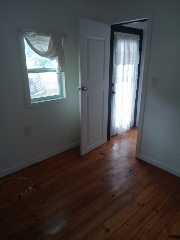 Foto del edificio - 166 Pleasant Ridge Rd