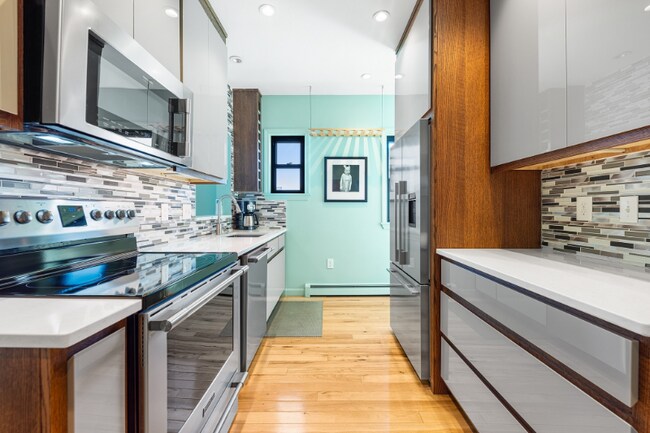 Foto del edificio - 2 E Concord St