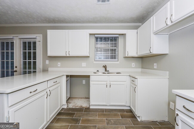 Building Photo - 133 Willow Springs Ln