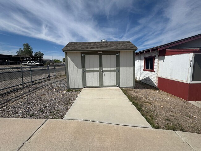 Foto del edificio - Furnished 2BR with Arizona Room, fenced ya...