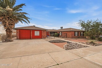 Building Photo - 6613 Escondido Dr
