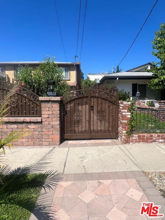 Foto del edificio - 6635 Lennox Ave