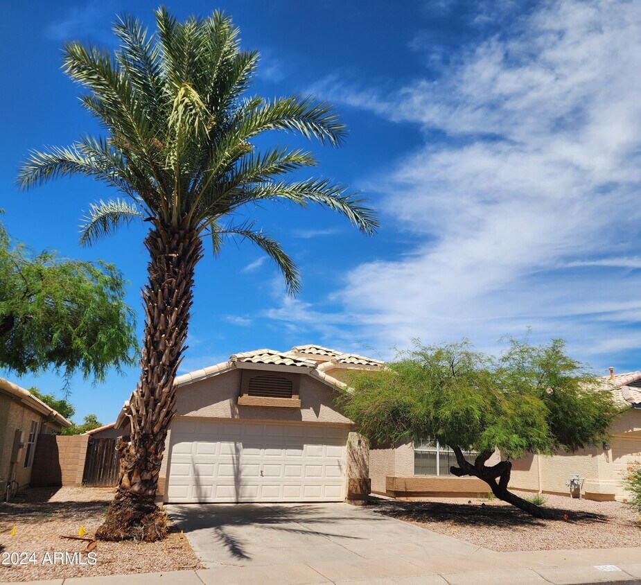Foto principal - 1454 E Comstock Dr