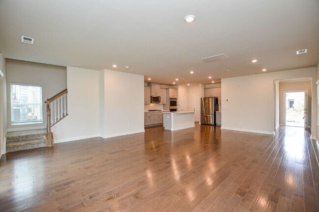 Foto del edificio - Modern Comfort, Flexible Living, Tailored for You 3 Bedrooms | 2.5 Bathrooms 530 Palmarosa Street...